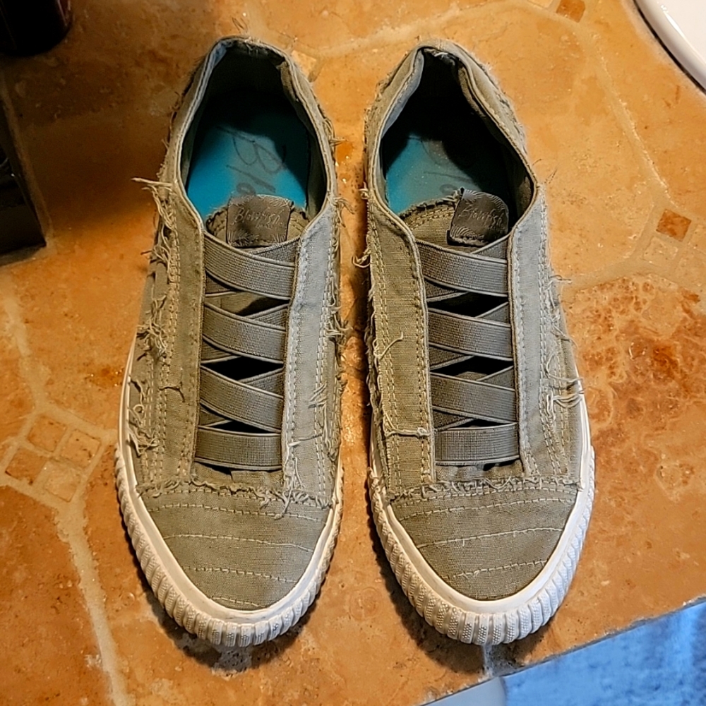 Blowfish funky olive sneakers 9